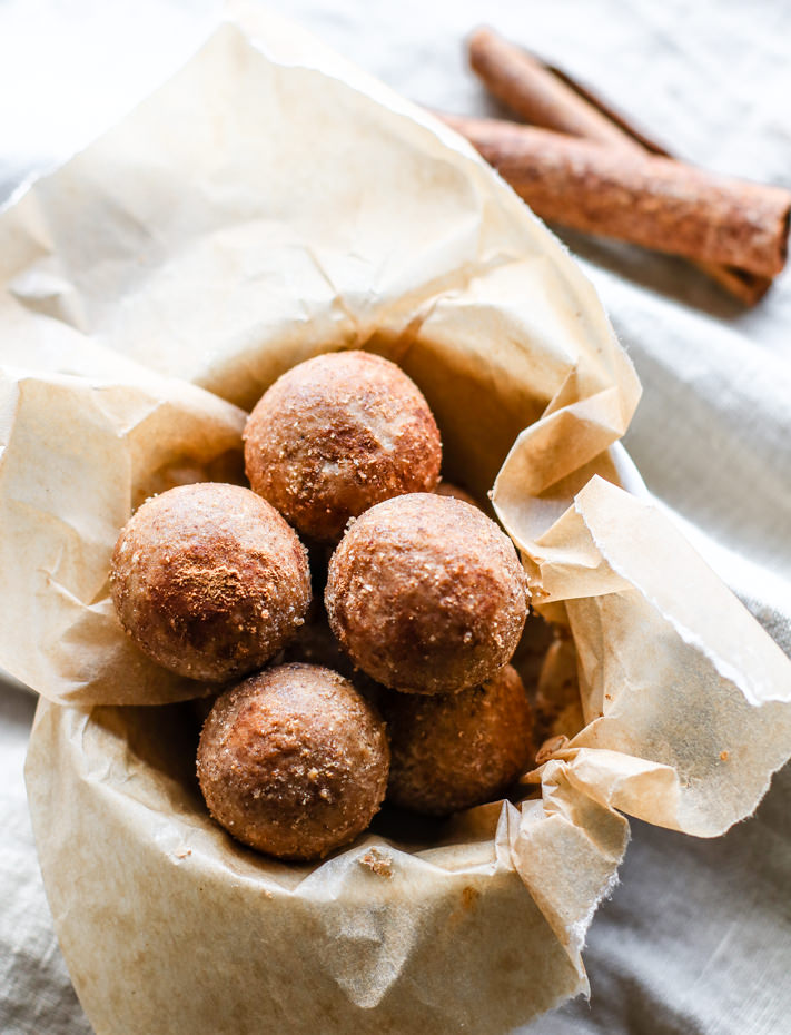 High Protein Bites - Click for 22 more healthy high protein desserts, dairy free, gluten free options