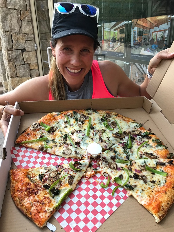 runner with pizza