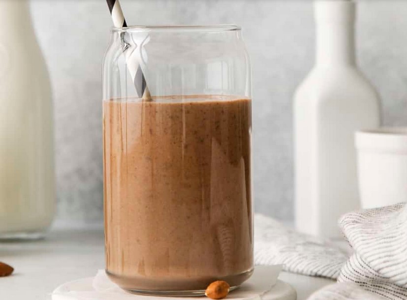almond butter smoothie